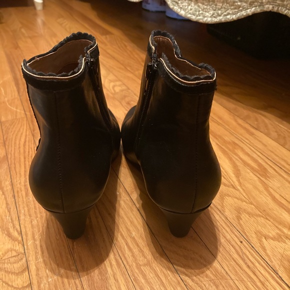 Chelsea Crew Ivy Booty Shoe - Picture 3 of 3